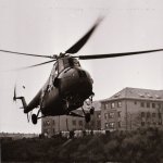 1962: Přistání vrtulníku MI-4 v areálu ÚVN